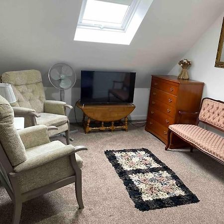 Helens Haven First Floor Apartment Via Stairs Preston  Esterno foto